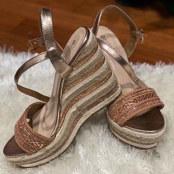 Shimmery pair of heels - Picture 3 of 4